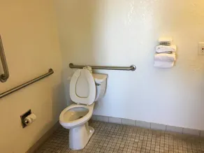 Motel 6-Lakeland, FL - Bathroom