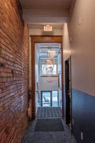 Duluth Press Building - Indgang