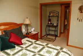 On Cranberry Pond B&B - Room