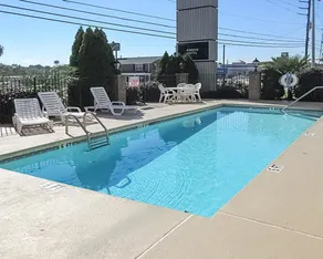 Quality Inn Winder - Piscine