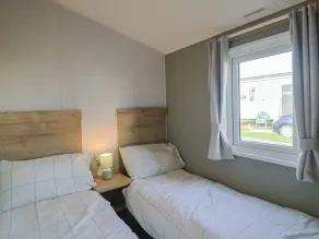 39 Greenlands, Littlesea Holiday Park - Rum