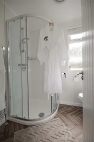 Hollicarrs - Woodland Lodge - Badezimmer