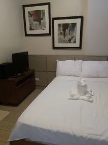 Mactan Newtown by Javadrea - Room