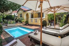 Tom's Guest House - Pool