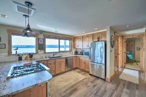 NY! Similk Bay Retreat m / dæk, Fire Pit + Hot Tub! - Interiør