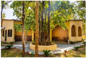 Citrus Prime Bandhavgarh Resort & Cottages - Terrace/patio
