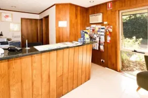 Blue Whale Motor Inn & Apartments - Reception