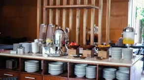 Surya Kencana Seaside Hotel - Restaurante