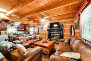 3 Mi to Lake! Mammoth Cave Cabin w/ Fire Pit - Innvendig