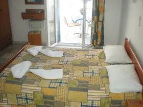 Rea Sun Hotel Studios Apartments - Habitación
