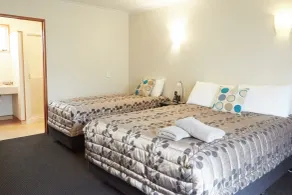 Admiral Court Motel & Apartments - Habitación