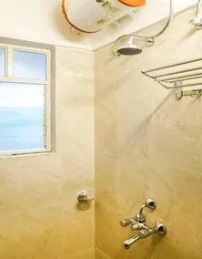 Treebo Luxe Suite, Shivaji Nagar - Bathroom