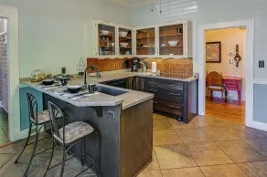 Quaint Anderson Home w/ Sunroom, Walk To Downtown! - Interiør