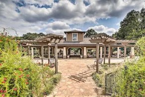 Lake Allatoona Area Studio w/ Pool and Views! - Innvendig