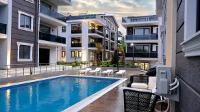 Flower City Suits - Piscine