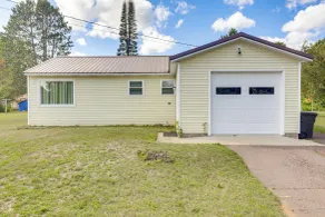All-seasons Lake Gogebic Home: Near Porcupine Mtns - Interior