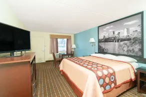 Super 8 by Wyndham North Little Rock/McCain - Room