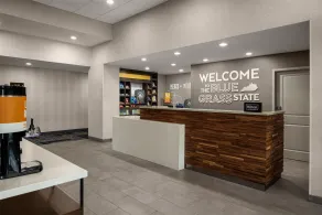 Hampton Inn Williamsburg - Rezeption