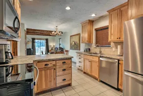Luxury Cabin w/ Pond, Working Ranch Near Nevada - Interior
