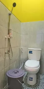 Green House Homestay by ABM - Bathroom