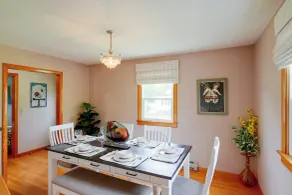 Fall Fun in the Berkshires: Yard, Patio, Playset - Innenbereich