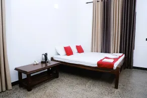 New Royal Hub - Room