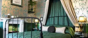 The Royal Hotel - Room