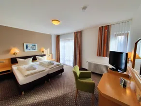 Hotel & Gasthof Zur Linde - Camera
