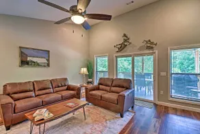 Bull Shoals Condo Retreat ~ 1 Mi to Marina! - Interiør