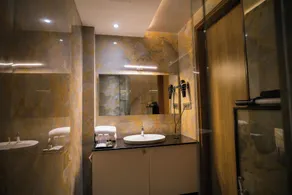 Symphony Inn - Bathroom