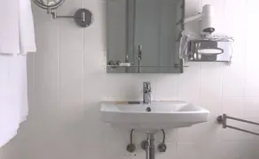 Hotel Oldesloer Hof - Bathroom