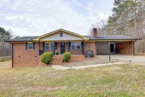 Near Lakes & Golfing: Spacious Loganville Home! - Interni