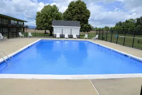 Days Inn by Wyndham Luray Shenandoah - Piscine