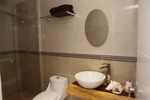 Iris Studios & Apartments - Bathroom