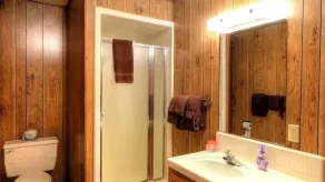 Scenic Wonders Papa Bear Cabin 3 bedroom - Bathroom