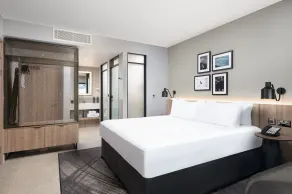 Hilton Garden Inn Silverstone - Room