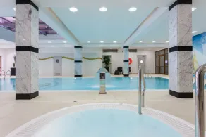 Hotel Robert's Port - Piscina