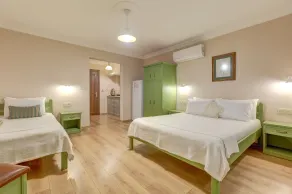 Gurel Garden House - Room