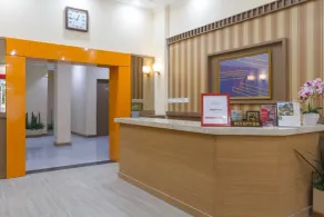 RedDoorz near Istana Plaza 2 - Reception