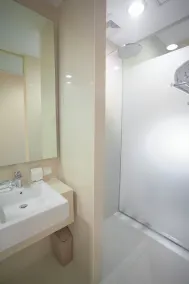 Grand Whiz Megamas Manado - Bathroom