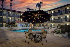 Motel 6 Ontario CA Convention Center Airport - Piscine