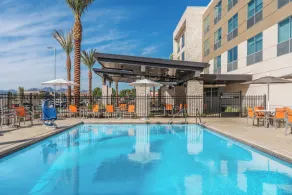Holiday Inn Express & Suites Lake Havasu - London Bridge by IHG - Pool