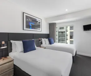 Oaks Adelaide Embassy Suites - Room