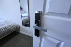 Black Rooster Guesthouse - Room