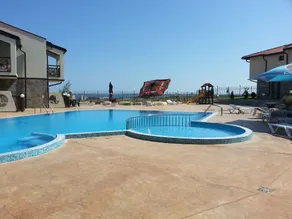 Menada Imperial Heights Apartments - Pool