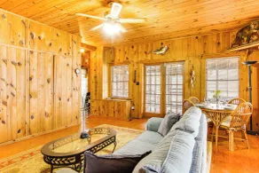Private Dock + Porch: Serene Lake Greenwood Escape - Interiør