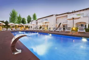 Serenity Apartments - Pool