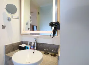 Zia Hotel Kuta - Salle de bain