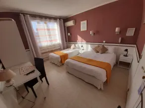Hôtel du Tricastin - Værelse
