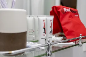 RedDoorz Plus @ Megamendung Puncak 2 - Salle de bain